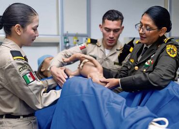 “En algunos años habrá una secretaria de la Defensa”, afirma subdirectora de la Escuela Militar de Medicina