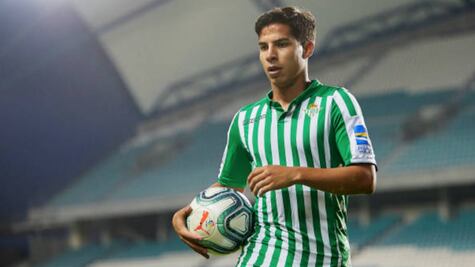 Diego Lainez se ausenta del Betis y es duda para enfrentar al Sevilla