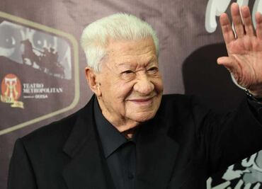 Cámara de Diputados rinde minuto de aplausos a Ignacio López Tarso