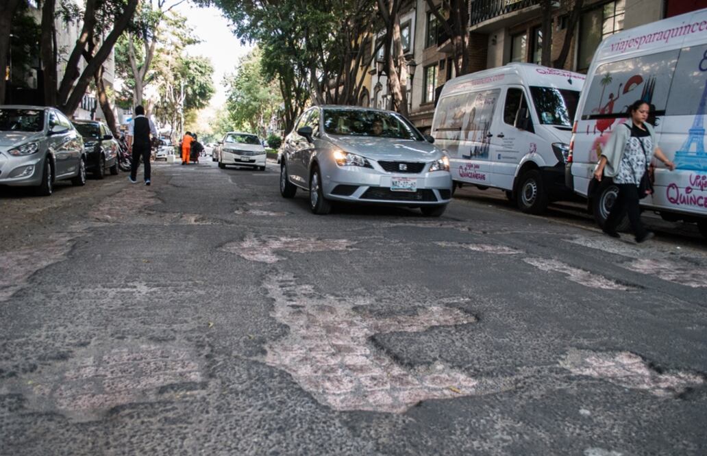 Lo que en antaño fue una vialidad con una gran vida comercial y turística, hoy está en el olvido y sumida en un gran bache. 