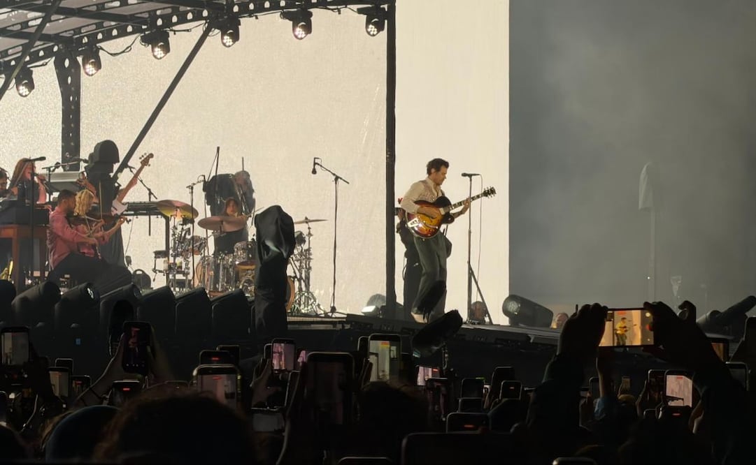 Harry Styles se presentó en su primer concierto ante 68,500 personas. Foto: César González/EL UNIVERSAL. 