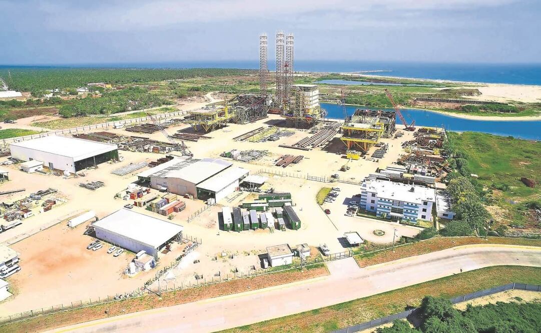 La información de las obras insignia de la presente administración federal, como la refinería de Dos Bocas, en Tabasco, no podrá ser catalogada como asunto de seguridad nacional, de acuerdo con la resolución de la Corte. Foto: ARCHIVO EL UNIVERSAL