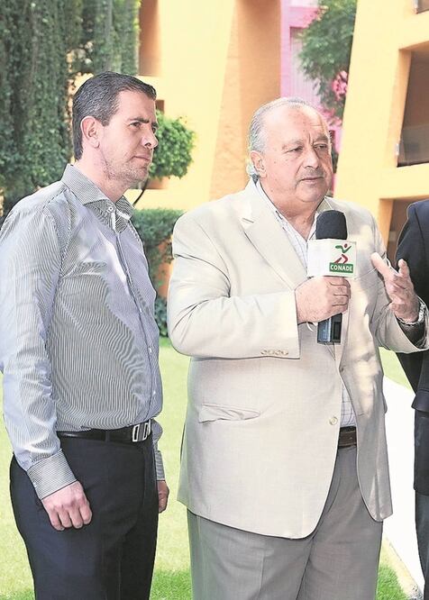 Alfredo Castillo (izq.) y Horacio Muratore, de FIBA Américas (CONADE)