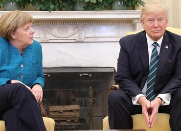 Donald Trump niega saludo a Merkel en momento incómodo en la Casa Blanca