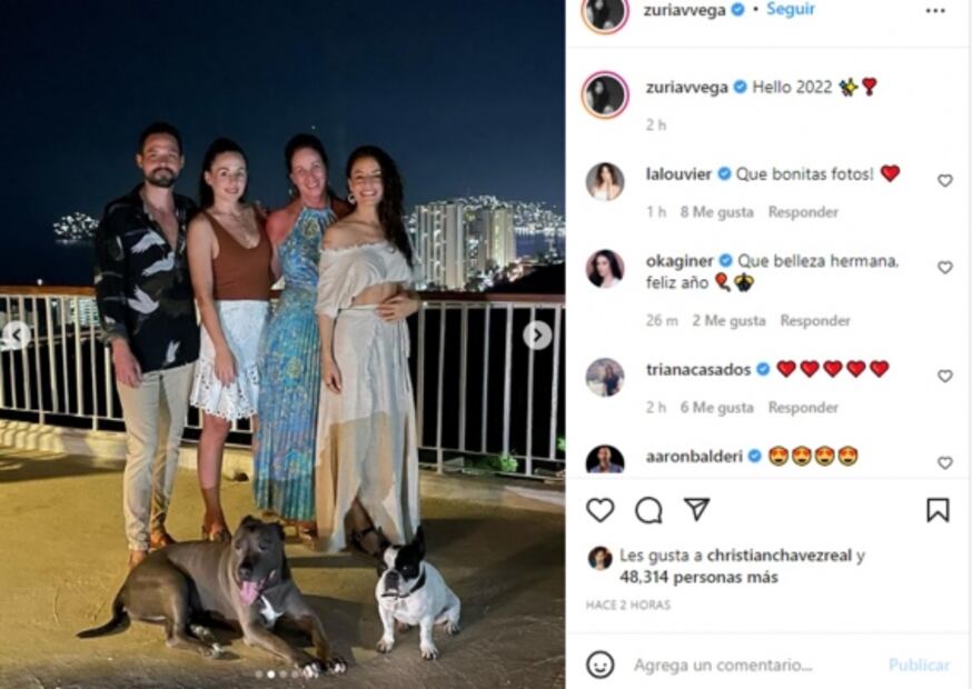 Belinda y Nodal en Colombia, y otros famosos que recibieron el 2022