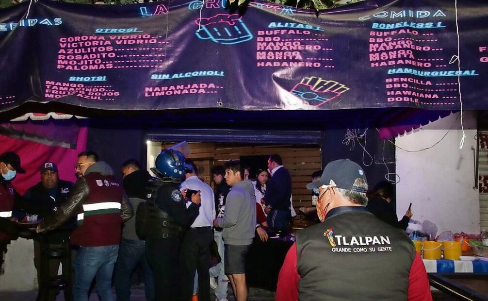 En Tlalpan han retirado 170 chelerías en vía pública mediante operativos
programados, informó el director de Asuntos Jurídicos y de Gobierno. Foto: Especial