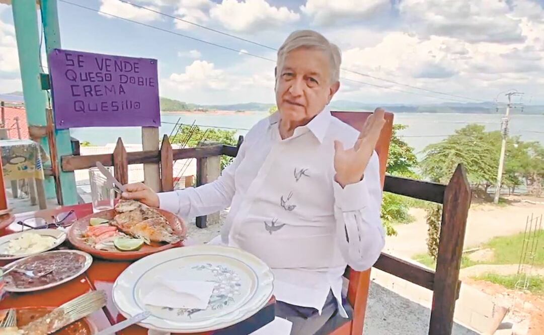 El presidente López Obrador dijo en un video subido a redes que aho- ra las plantas hidroeléctricas de CFE producen el doble de energía. Foto: Tomada de Twitter.