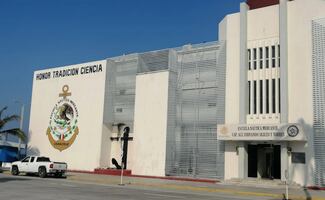 Semar reporta incendio en dormitorios de la Escuela Náutica Mercante de Veracruz; no se registran lesionados