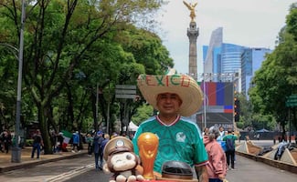 Cientos de personas llegan a inmediaciones del Ángel de la Independencia por partido México-Ecuador; Reforma está de fiesta
