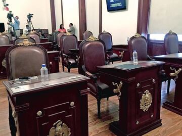 Esperaron seis horas a diputados y nunca llegaron...