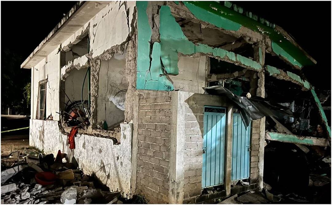 Explosión de pirotecnia destruye agencia de Sayultepec en Oaxaca; hay 5 heridos