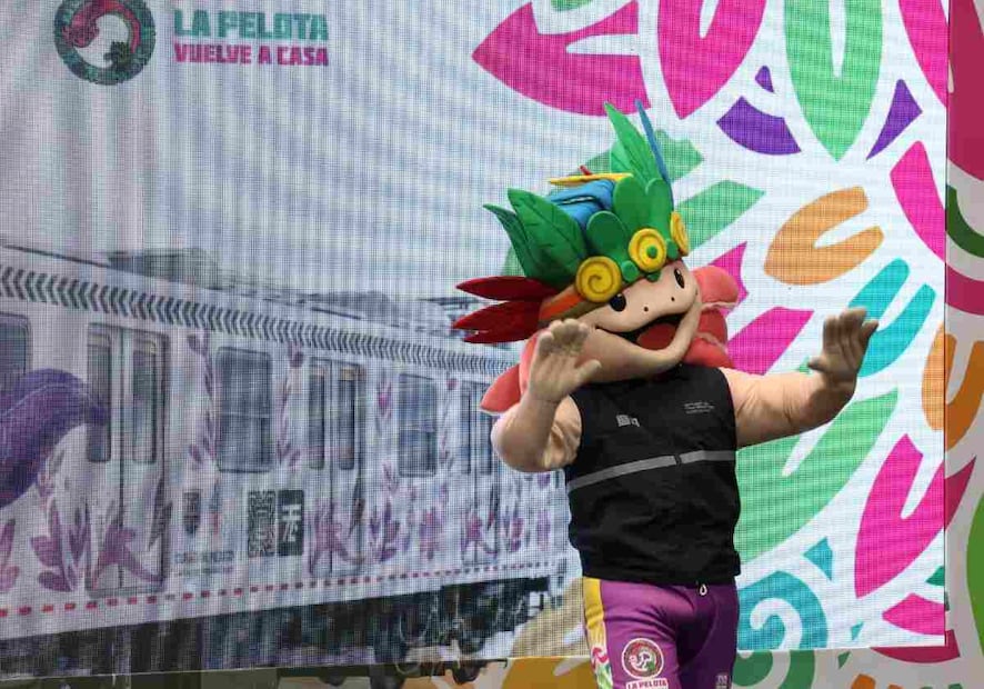 También informó sobre la modernización del Tren Ligero —de Taxqueña a Xochimilco, que será denominado Ruta del Ajolote. Foto: Especial