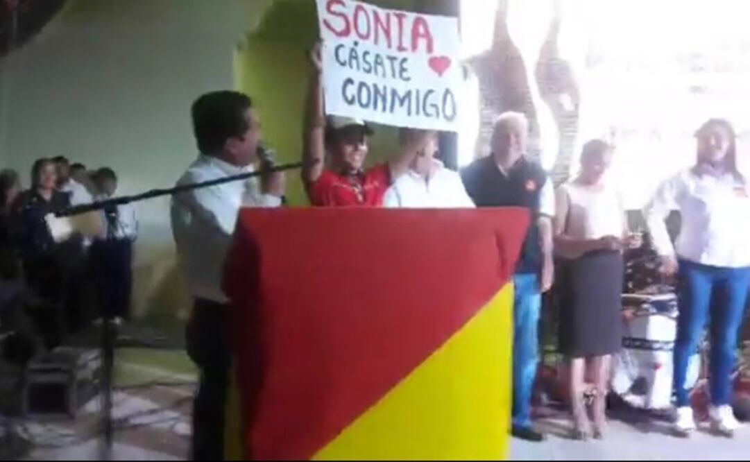 Piden matrimonio a candidata en arranque de campaña en hgo. Foto: Especial