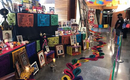 Con ofrenda monumental, cementerio de Tlalnepantla recuerda a sus inquilinos