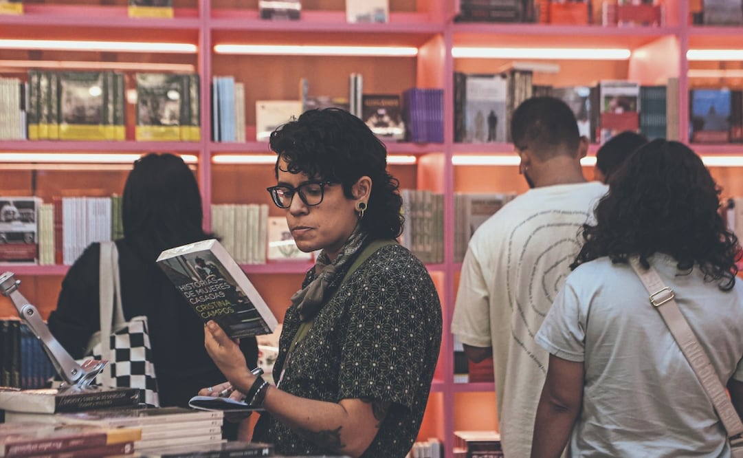 En una edición más de la Feria Internacional del Libro (FIL) de Guadalajara se reunirán más de 850 escritores de 43 naciones durante nueve días. Foto: de Gabriel Pano. El Universal