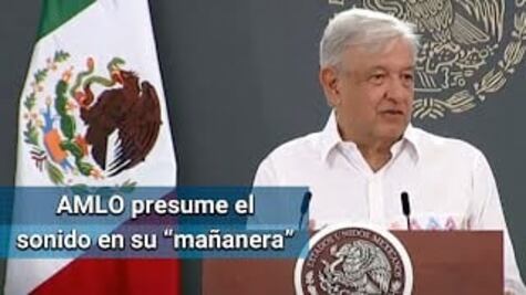 AMLO presume el sonido de una Guacamaya al inicio de su conferencia