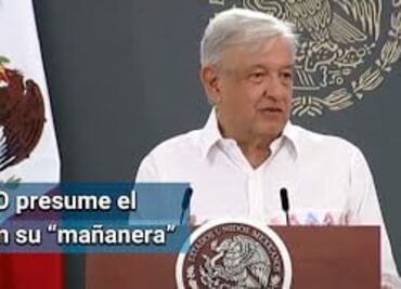 AMLO presume el sonido de una Guacamaya al inicio de su conferencia