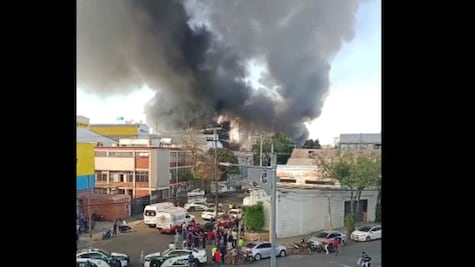 VIDEO: Reportan fuerte incendio en una fábrica de muebles Azcapotzalco  