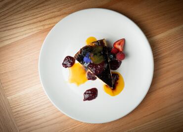 Croquetas, jamón y rebujitos en Pelayo