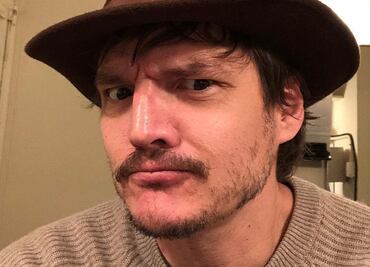 “Los bullies me enferman”: Pedro Pascal se lanza contra J.K. Rowling; actor defiende a su familia