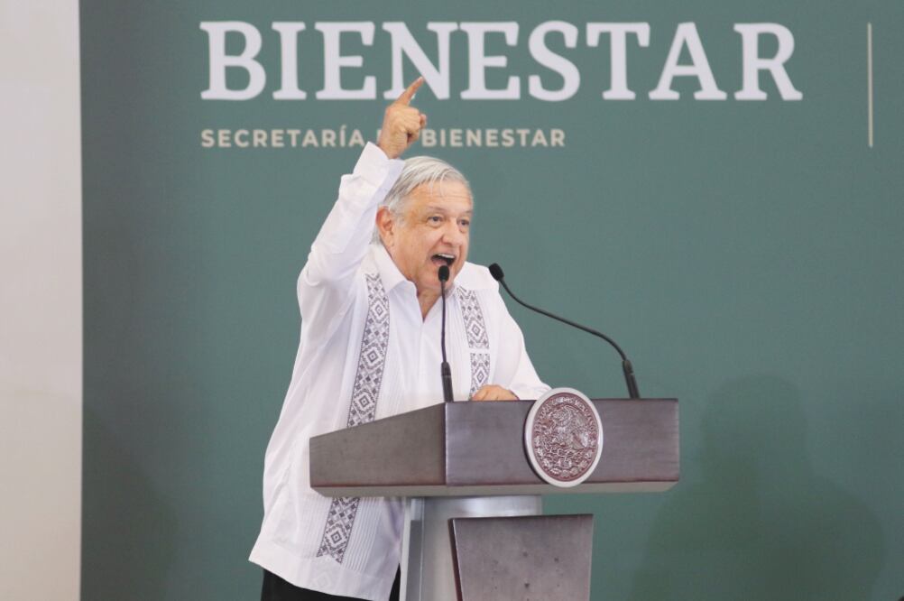 El presidente Andrés Manuel López Obrador se caracteriza por seguir una lógica de campaña, por lo que no ha dimensionado lo que significa ser un jefe de Estado, indican expertos. Foto/ARCHIVO EL UNIVERSAL