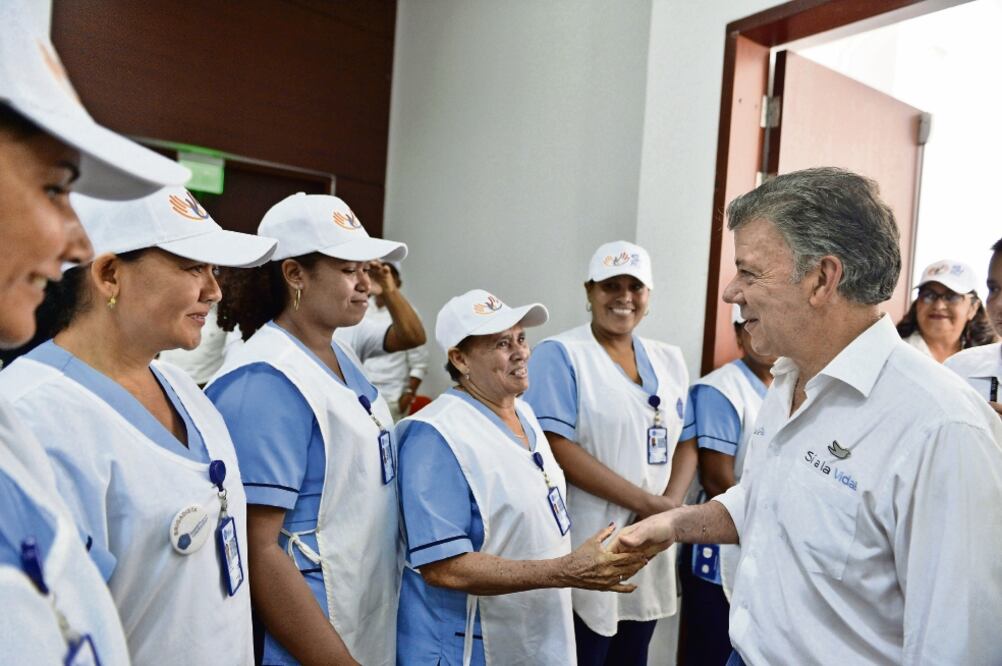 Juan Manuel Santos, presidente de Colombia, el 30 de julio pasado, en el Instituto de Investigaciones Marinas y Costeras José Benito Vives de Andréis (ARCHIVO. XINHUA)