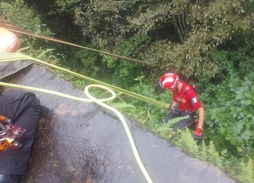 Rescatista pierde la vida en Tenango de Doria, Hidalgo; realizaba maniobras para localizar a un adulto mayor reportado como desaparecido