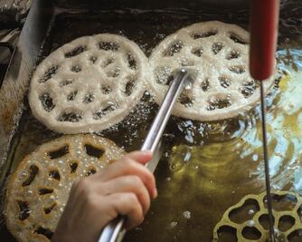 Recibe la temporada decembrina haciendo buñuelos de viento 