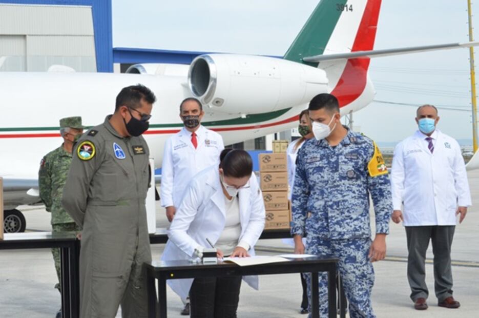 Llegan vacunas contra Covid-19 a Nuevo León