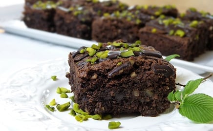 Diputado del PRI pide frenar venta en escuelas de brownies “mágicos” hechos de marihuana 