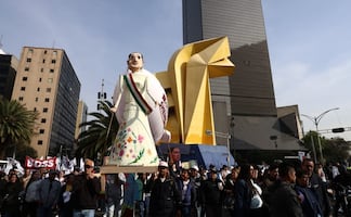 Marea guinda inunda las calles de la CDMX en apoyo a Sheinbaum; “siempre que nos llame, vamos a venir", dicen