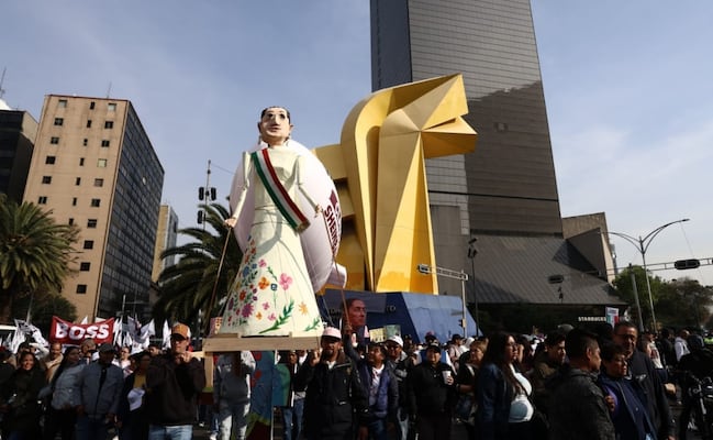 Marea guinda inunda las calles de la CDMX en apoyo a Sheinbaum; “siempre que nos llame, vamos a venir"