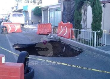 Se forma otro socavón, esta vez en Gustavo A. Madero