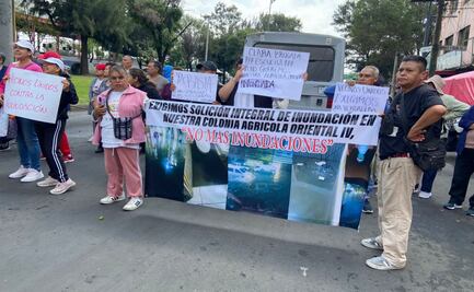 Vecinos de Agrícola Oriental bloquean Calzada Ignacio Zaragoza por inundaciones persistentes