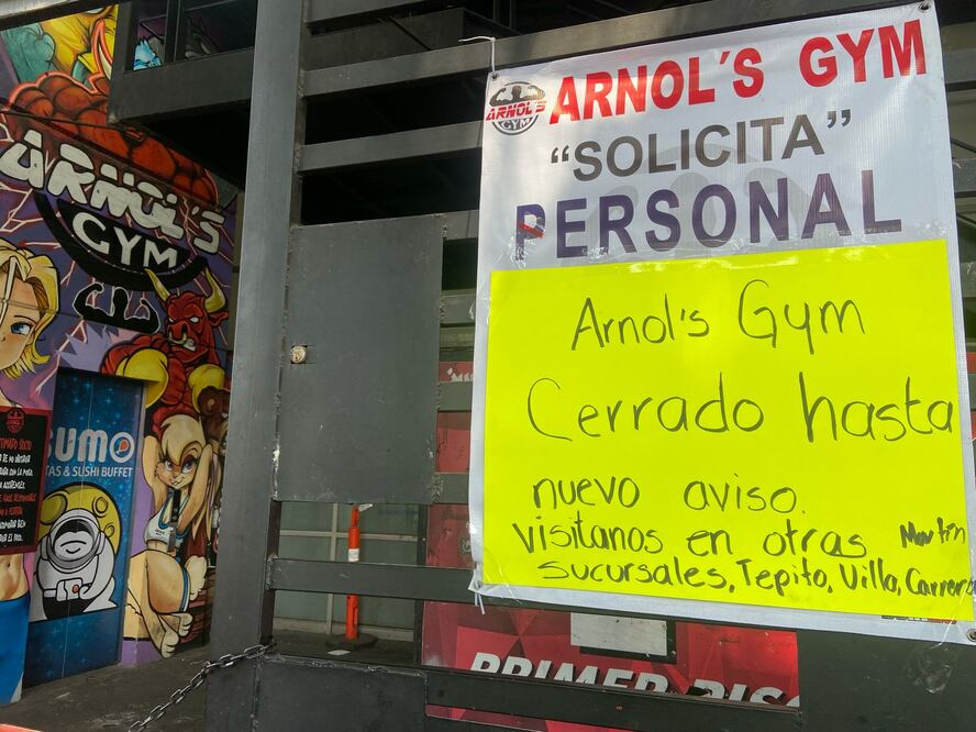 El gimnasio “Arnol's” en la alcaldía Cuauhtémoc, permanece cerrado tras el atentado contra un empresario quien recibió un impacto de bala en la cabeza. (Foto: Juan Carlos Williams/ EL UNIVERSAL)