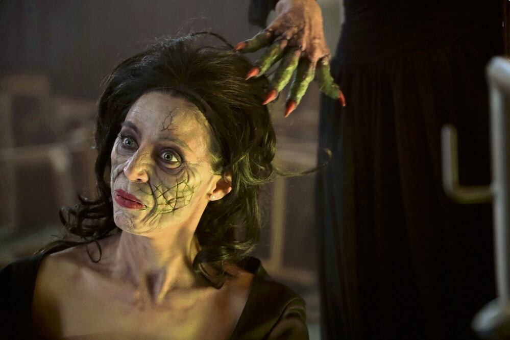 Ilse Salas interpreta a una extraña profesora de inglés. Foto: Lemon Films