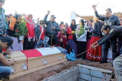 Con rituales, dan último adiós a líder de tribu seri en Sonora