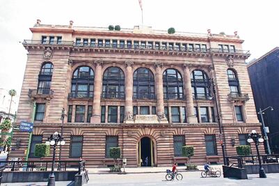 Banxico ve riesgos para el sistema financiero por EU