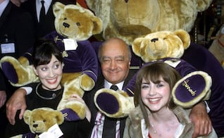 Francia investiga a Mohamed Al Fayed por trata de mujeres; afirman que justicia francesa avanza más rápido que la londinense