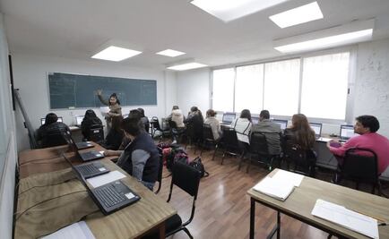 Docentes realizan evaluaciones de desempeño y para ingreso