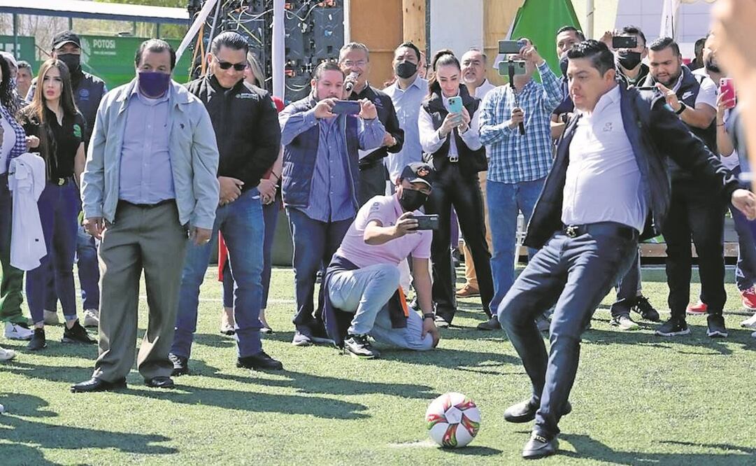 El gobernador Ricardo Gallardo anunció que para 2024 la Copa Potosí ampliará sus sedes hacia las zonas Altiplano, Media y Huasteca. Foto: Especial