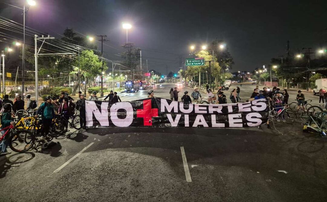 Ciclistas cierran vialidades por muerte de compañero (19/02/2025). Foto: Jorge Alejandro Medellín / EL UNIVERSAL