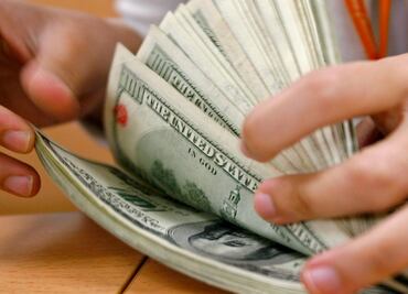 Dólar, cerca de máximo histórico; llega a $19.43