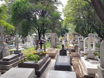 Comando irrumpe en panteón durante un sepelio en Puebla; 4 hombres fueron asesinados y hay otro herido