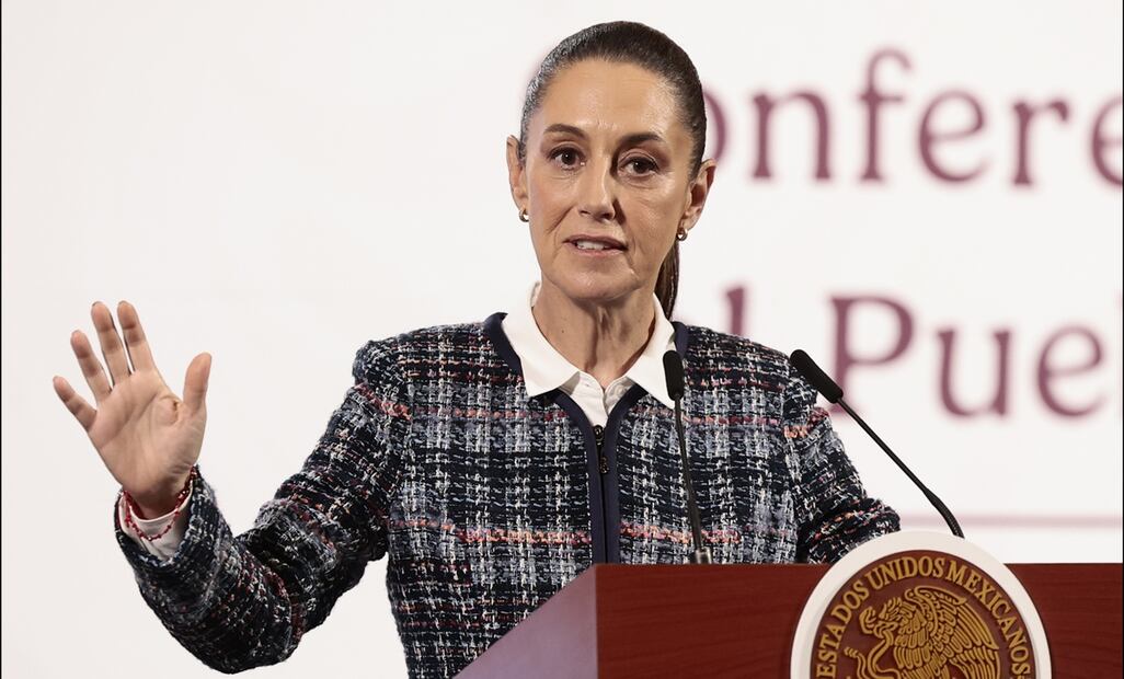 La presidenta Claudia Sheinbaum Pardo aseguró que “sí hay acciones” en distintos estados contra los call centers, desde los que se cometen fraudes. Foto: EFE