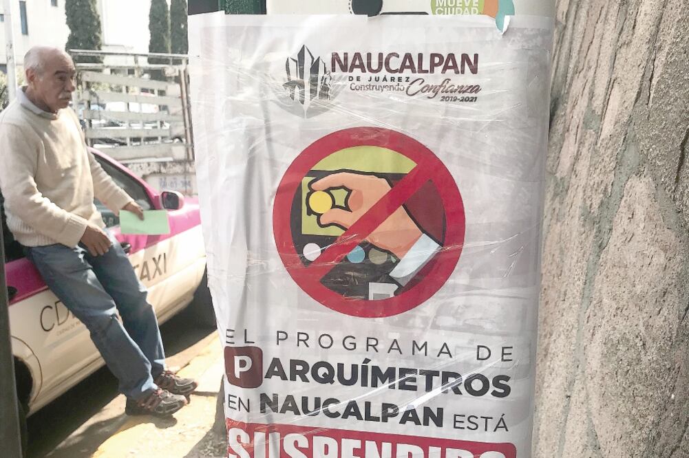 Parquímetros de Ciudad Satélite, La Florida, Tecamachalco y alrededor del palacio municipal de Naucalpan, amanecieron con sellos de suspensión (REBECA JIMÉNEZ. EL UNIVERSAL)