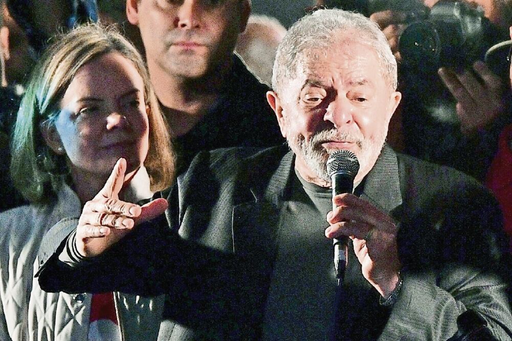 El ex presidente de Brasil, Luis Inácio Lula da Silva, indicó que ofreció pláticas a Microsoft, Iberdrola y el Museo Natural de Londres, entre otros. (NELSON ALMEIDA. AFP)