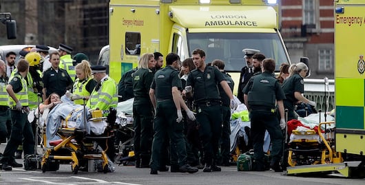 Confirman 4 muertos y 20 heridos tras atentado en Parlamento británico
