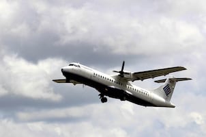 En Indonesia desaparece un avión con 10 personas a bordo; buscan la aeronave con la que se perdió el contacto