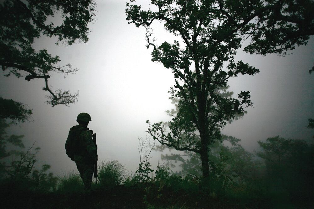 Militares dicen que las condiciones geográficas de la sierra guerrerense hacen que la goma de opio que se produce en esa zona sea de una calidad superior a la de otros estados, por eso es tan disputada en el mercado (IVÁN STEPHENS)